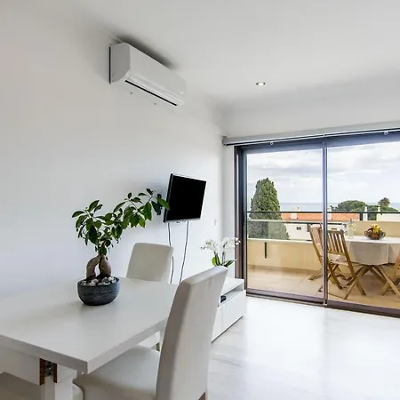 Chaleureux Et Lumineux Proche *